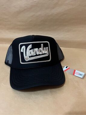 Aviator Nation | NWT Vanderbilt Vintage Low Rise Trucker Hat Vandy Black